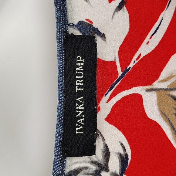 Ivanka Trump Blouse Size XL Red Blue Floral Denim Trim Lightweight - Picture 2 of 7
